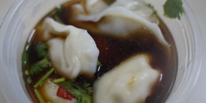 金华平安产险举办夏至民俗体验活动 以传统美食传递文化温度